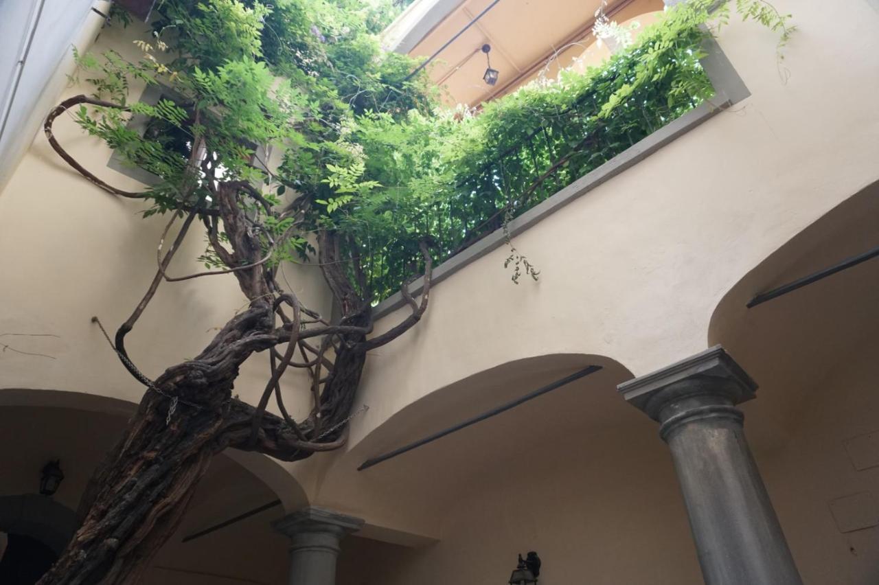 Fiorenza Boutique Apartment Firenze Bagian luar foto